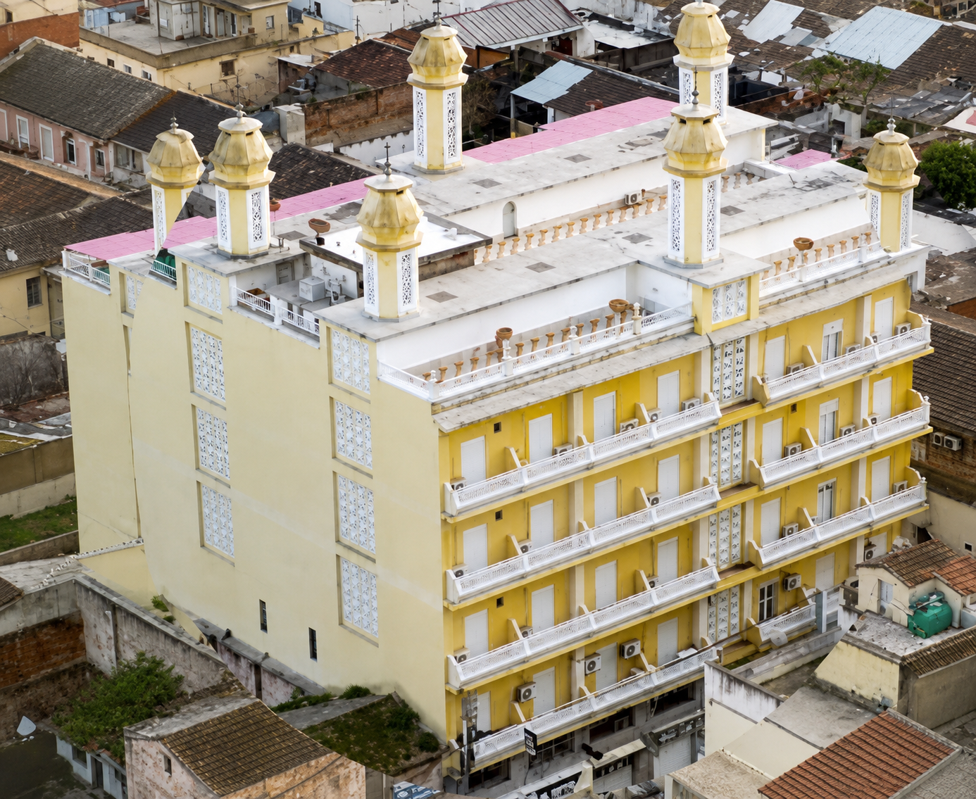 El Wassim Azzaba Hotel