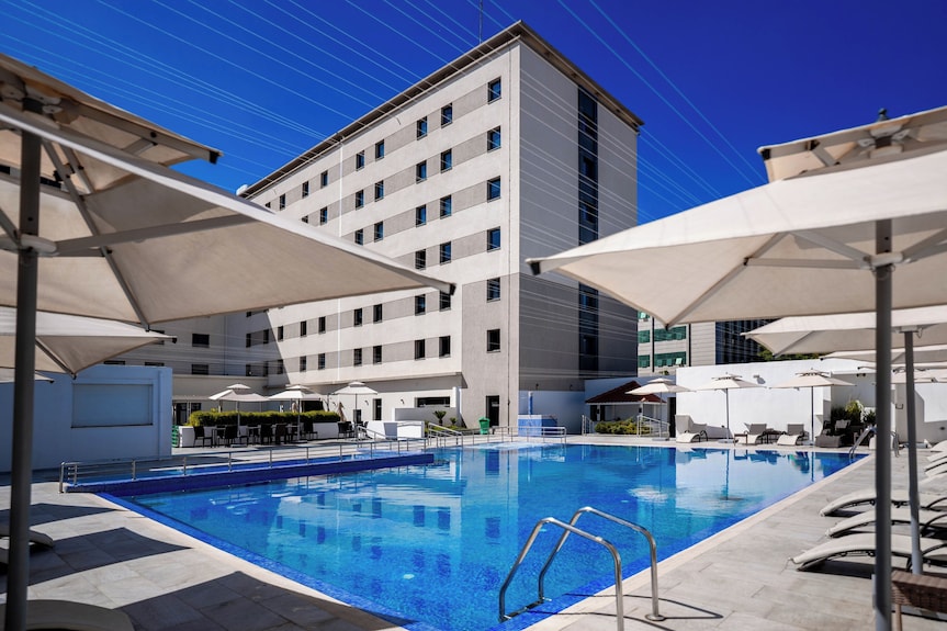 Rénéa Hotel