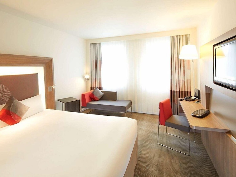 Rénéa Hotel